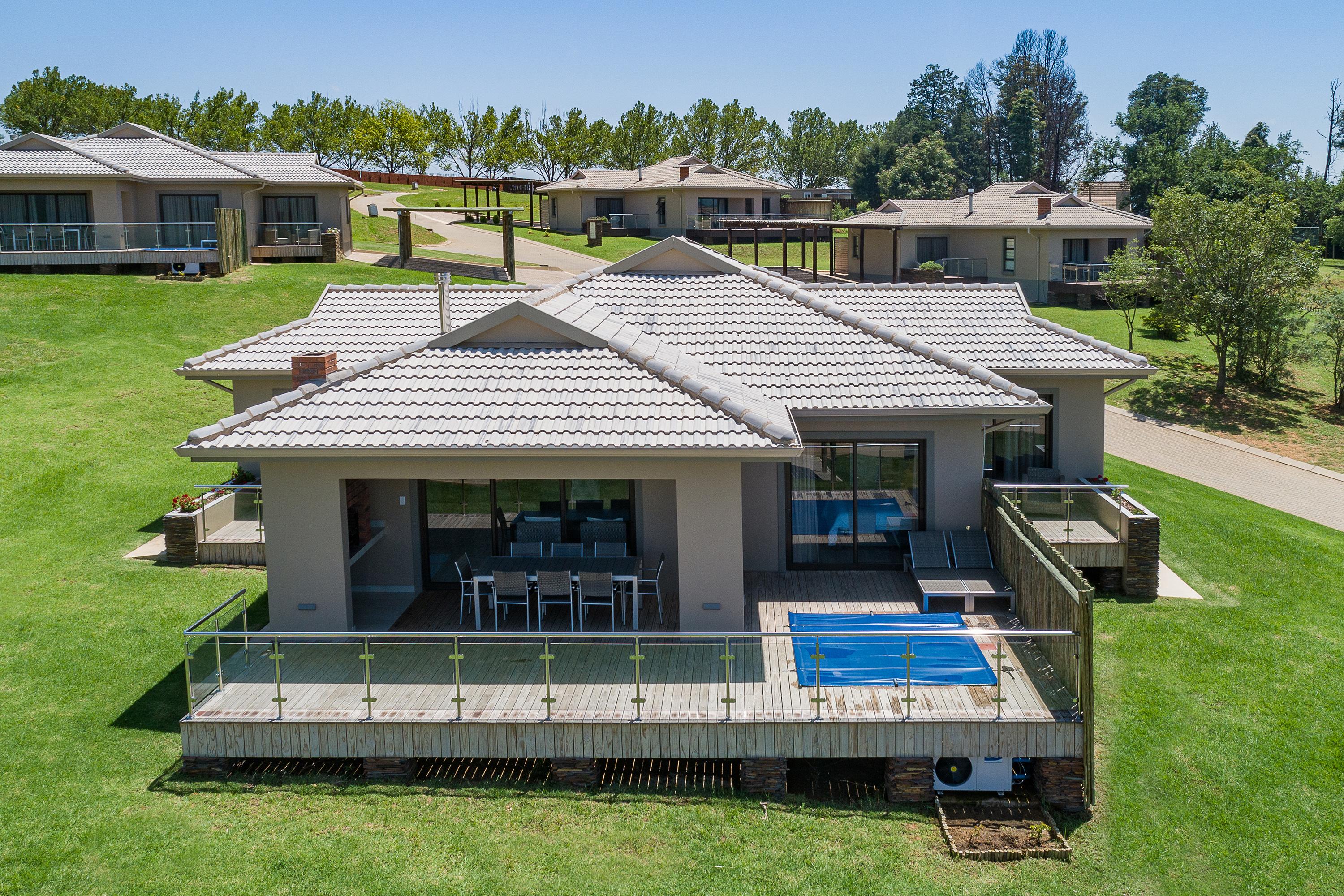 เคย์ลีย์ เมาน์เท็น รีสอร์ต Villa Champagne Valley ภายนอก รูปภาพ