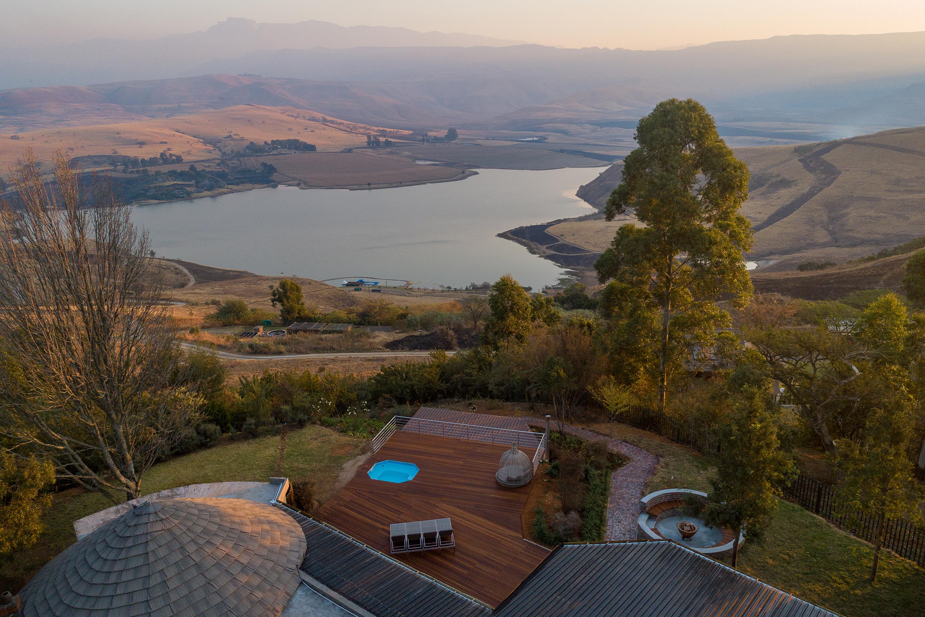 เคย์ลีย์ เมาน์เท็น รีสอร์ต Villa Champagne Valley ภายนอก รูปภาพ