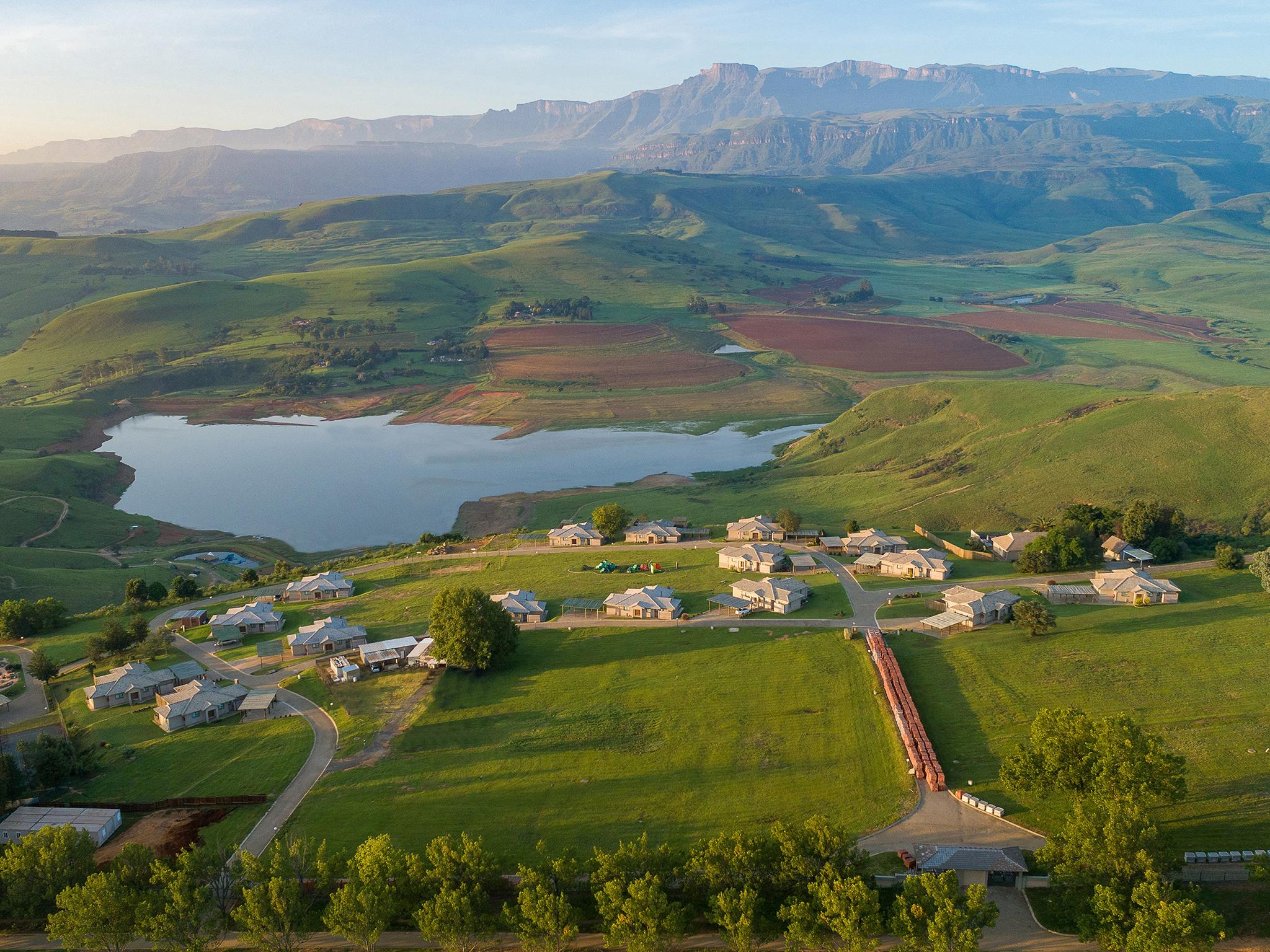 เคย์ลีย์ เมาน์เท็น รีสอร์ต Villa Champagne Valley ภายนอก รูปภาพ